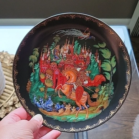 Vintage USSR Russian Folk Tale Vinogradoff Palekh Plates Handpainted Collectible - Picture 3 of 16